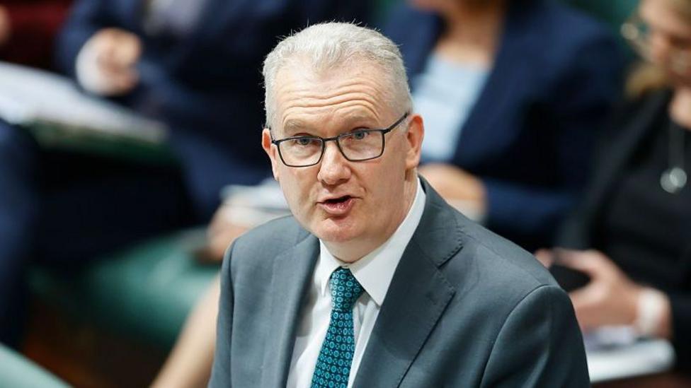 Australia Unveils Tough Rules to Cut Overseas Migration