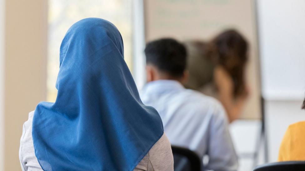 Austria Enforces Headscarf Ban for Schoolgirls Under 14