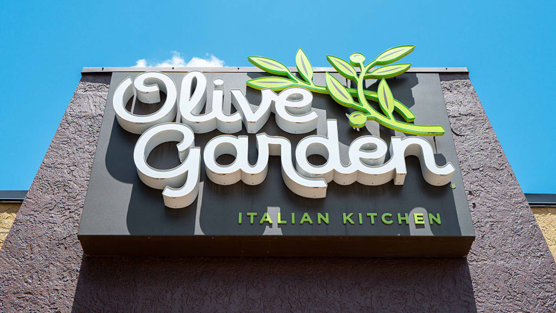 Darden Restaurants Stock Slips as Olive Garden Growth Slows