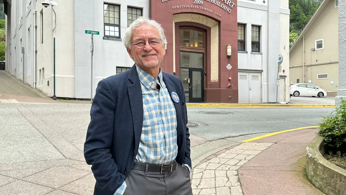 Alaska Democrats Consolidate Strategy for Governor Seat