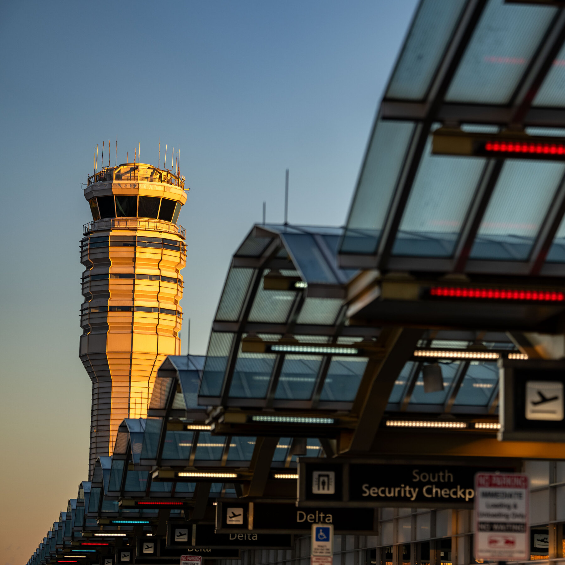 FAA Deploys SMART AI Tool to Cut Washington Airport Delays
