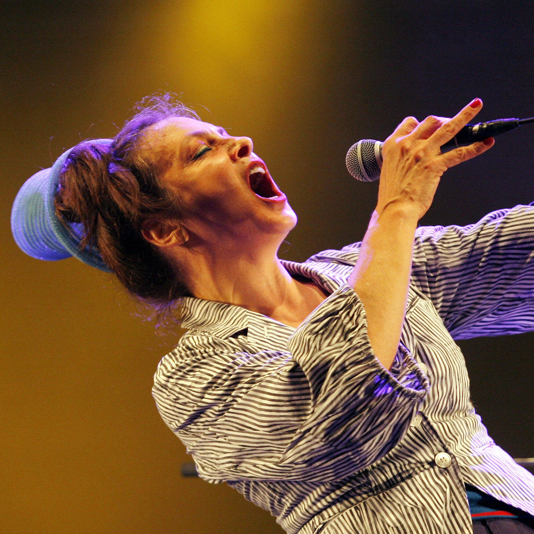 French Pop Icon Catherine Ringer Dies at 68, Leaving Eclectic Legacy