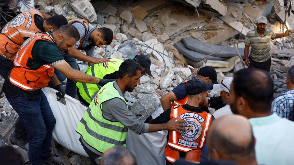 Gaza City Building Collapse Leaves 21 Dead, Including Children