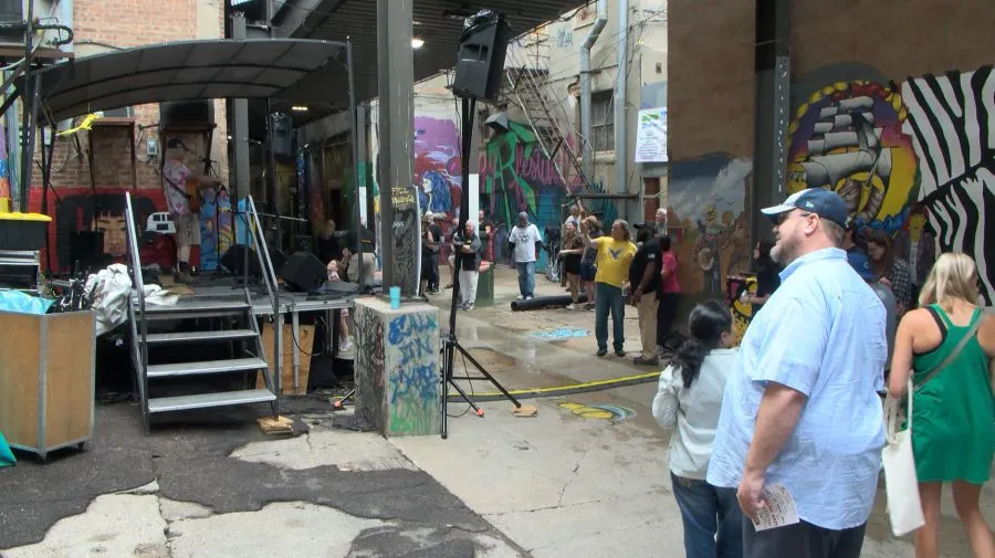Sioux City Alley Art Festival Draws Crowds Despite Severe Rain