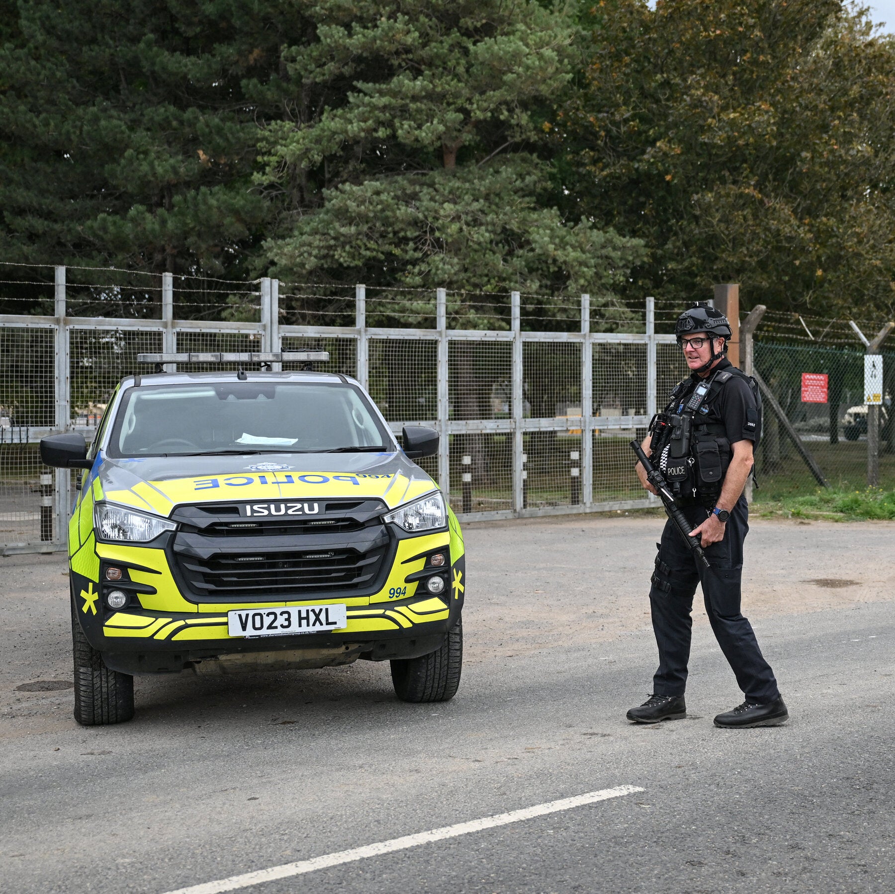 UK Police Arrest 5 Near RAF Fairford in Terrorism Probe