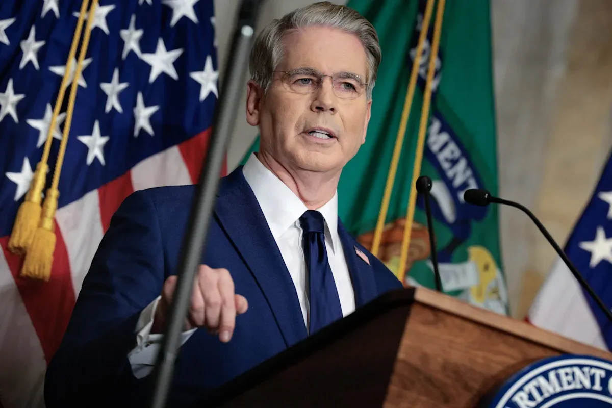 U.S. National Debt Servicing Costs Reach Record $1.25 Trillion