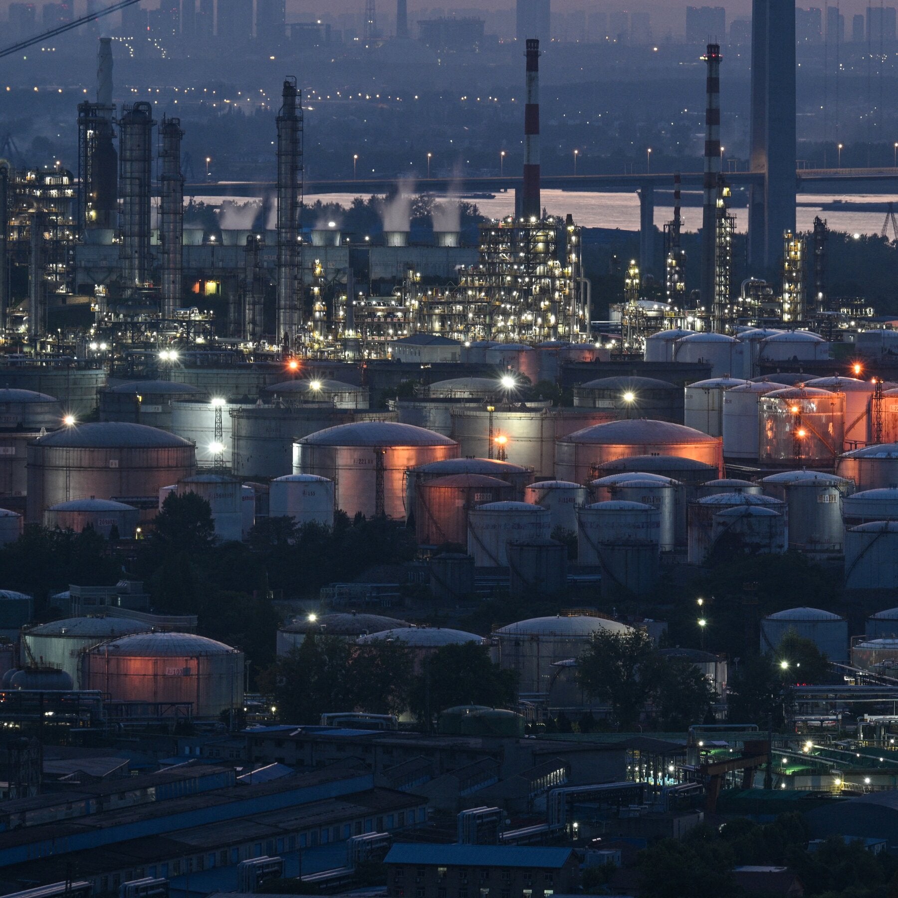 China Tightens Fuel Export Curbs Amid Crude Inventory Crunch